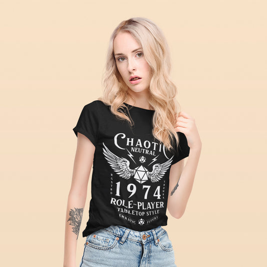 Woman wearing a shirt with the text "Chaotic neutral role-player" and a D20 dice with wings, perfect present for nerds who enjoy dungeons and dragons